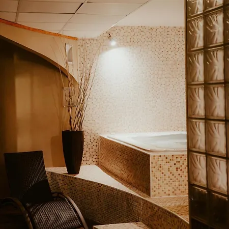 Les Sittelles Montalbert 홀리데이파크 라 플라뉴