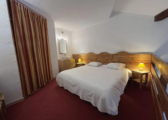 Les Sittelles Montalbert Tatil parkı